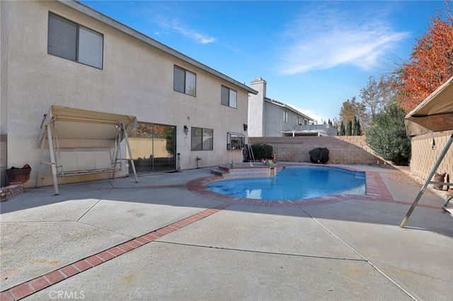 3027 W Avenue J4, Lancaster, CA 93536