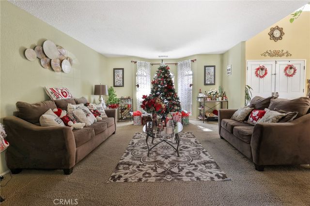 3027 W Avenue J4, Lancaster, CA 93536