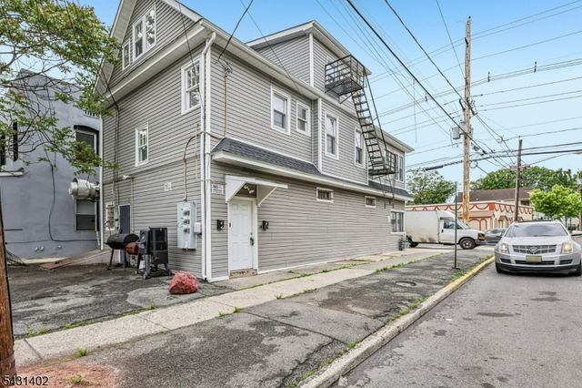 301 E 9Th Ave, Roselle Boro, NJ 07203