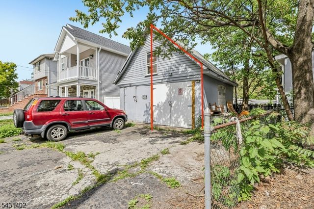 301 E 9Th Ave, Roselle Boro, NJ 07203