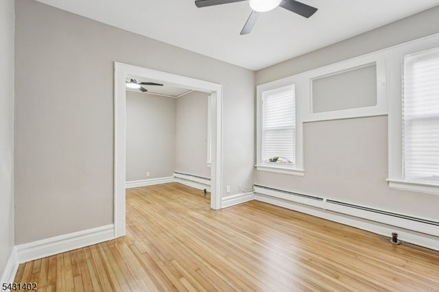 301 E 9Th Ave, Roselle Boro, NJ 07203