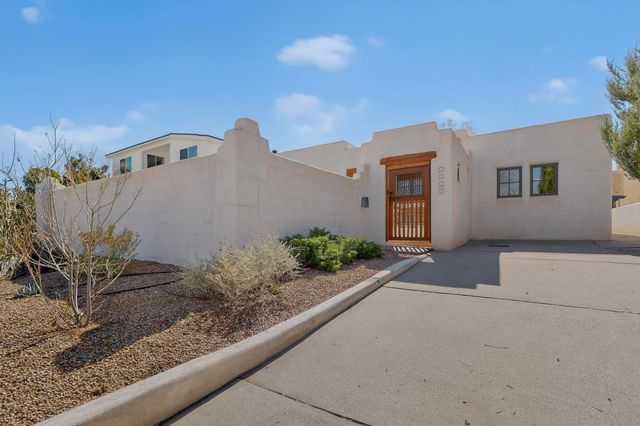 1515 Anderson Place SE, Albuquerque, NM 87108