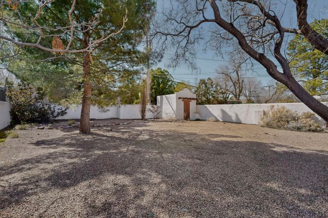 1515 Anderson Place SE, Albuquerque, NM 87108