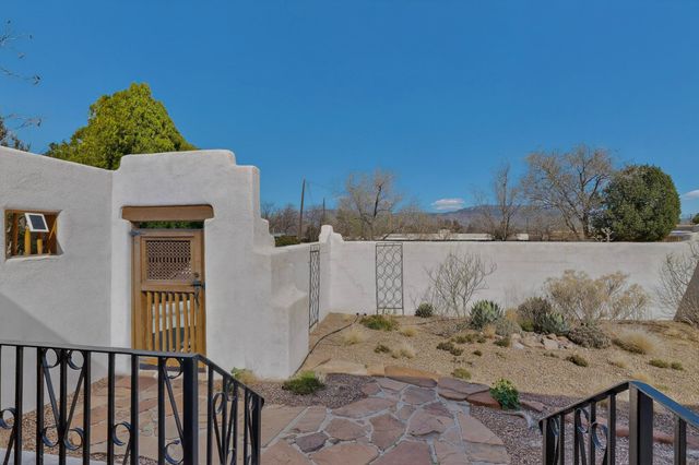 1515 Anderson Place SE, Albuquerque, NM 87108