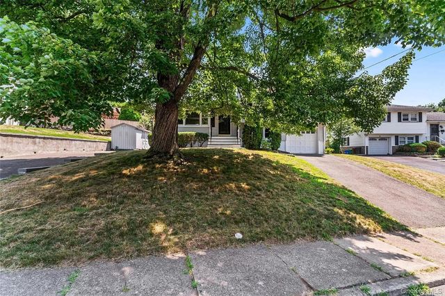6 Valley View Terrace, Suffern, NY 10901