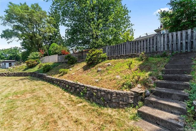 6 Valley View Terrace, Suffern, NY 10901