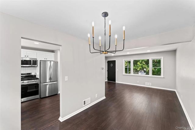 6 Valley View Terrace, Suffern, NY 10901