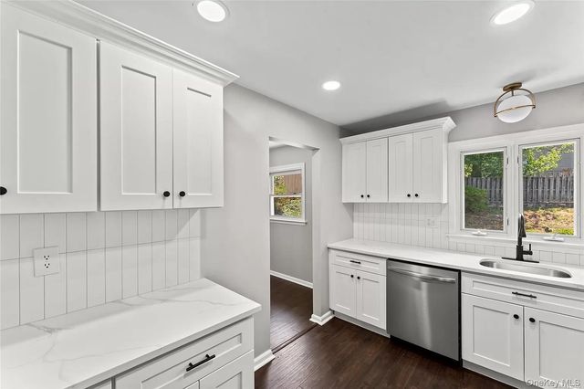 6 Valley View Terrace, Suffern, NY 10901