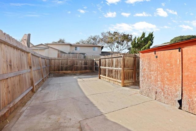 444 Ridgeway Ct, Spring Valley, CA 91977