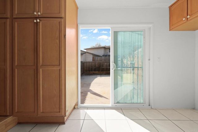 444 Ridgeway Ct, Spring Valley, CA 91977