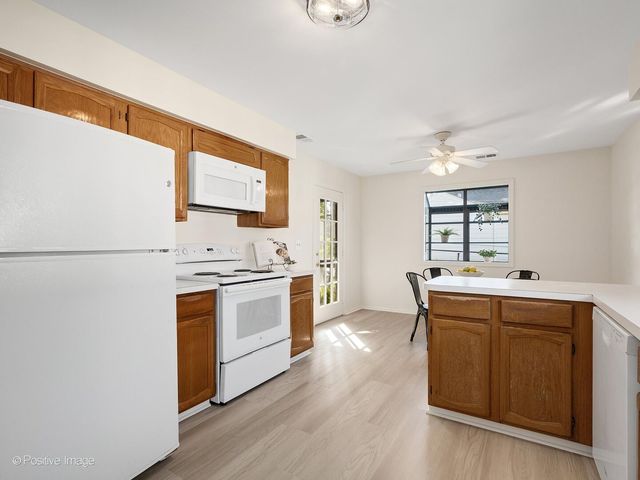 524 Banyon Lane D, La Grange, IL 60525