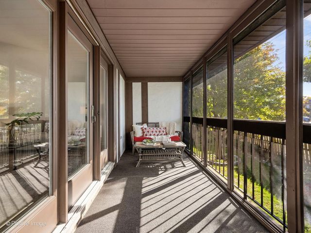524 Banyon Lane D, La Grange, IL 60525