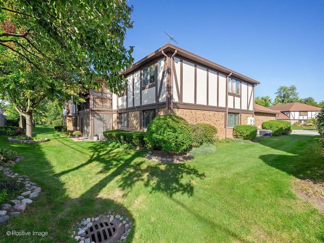 524 Banyon Lane D, La Grange, IL 60525