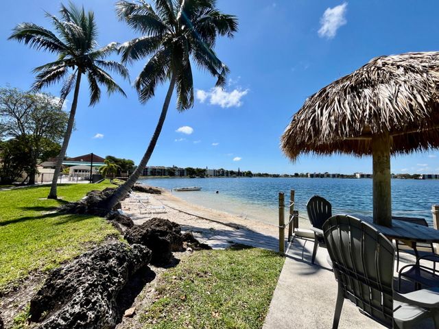 113 Lake Emerald Drive 209, Oakland Park, FL 33309