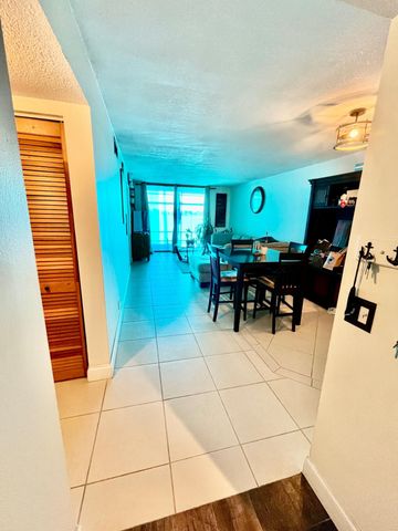 113 Lake Emerald Drive 209, Oakland Park, FL 33309