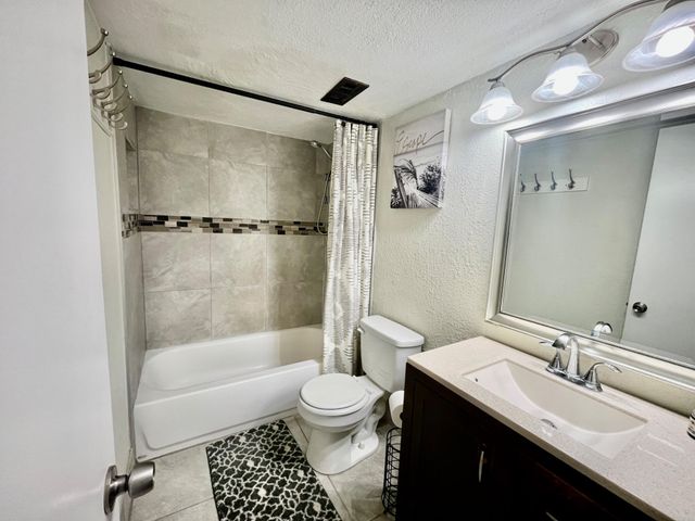 113 Lake Emerald Drive 209, Oakland Park, FL 33309