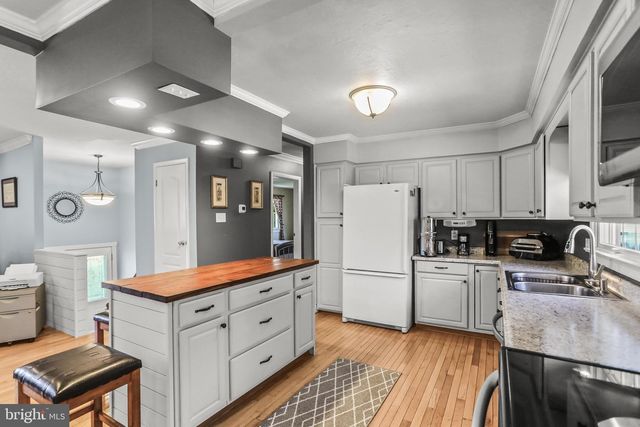 90 CROSSWIND DR, Shrewsbury, PA 17361