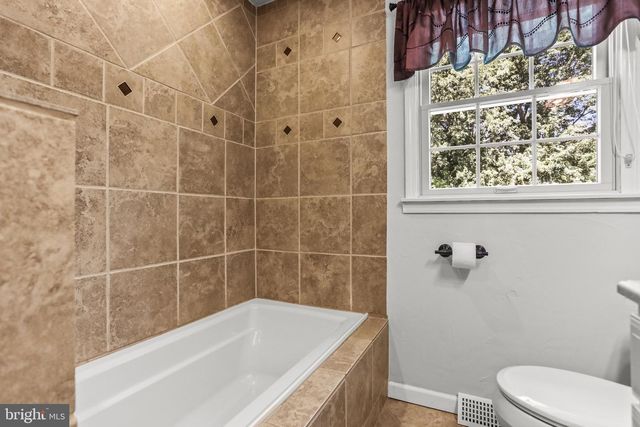 90 CROSSWIND DR, Shrewsbury, PA 17361