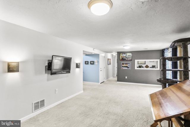 90 CROSSWIND DR, Shrewsbury, PA 17361
