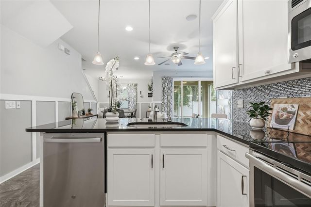 13105 CANOPY CREEK DRIVE, Tampa, FL 33625