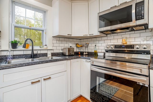 168 Apricot St, Worcester, MA 01603