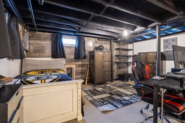 168 Apricot St, Worcester, MA 01603