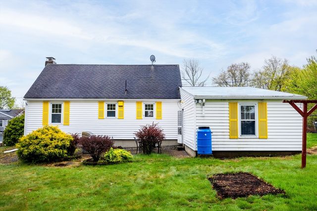 168 Apricot St, Worcester, MA 01603
