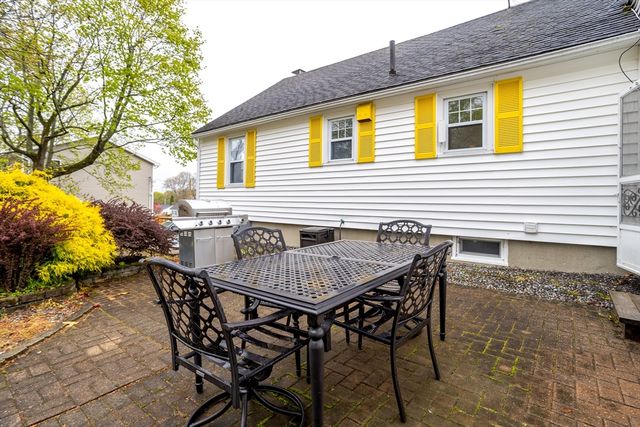 168 Apricot St, Worcester, MA 01603