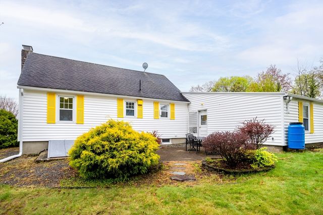 168 Apricot St, Worcester, MA 01603