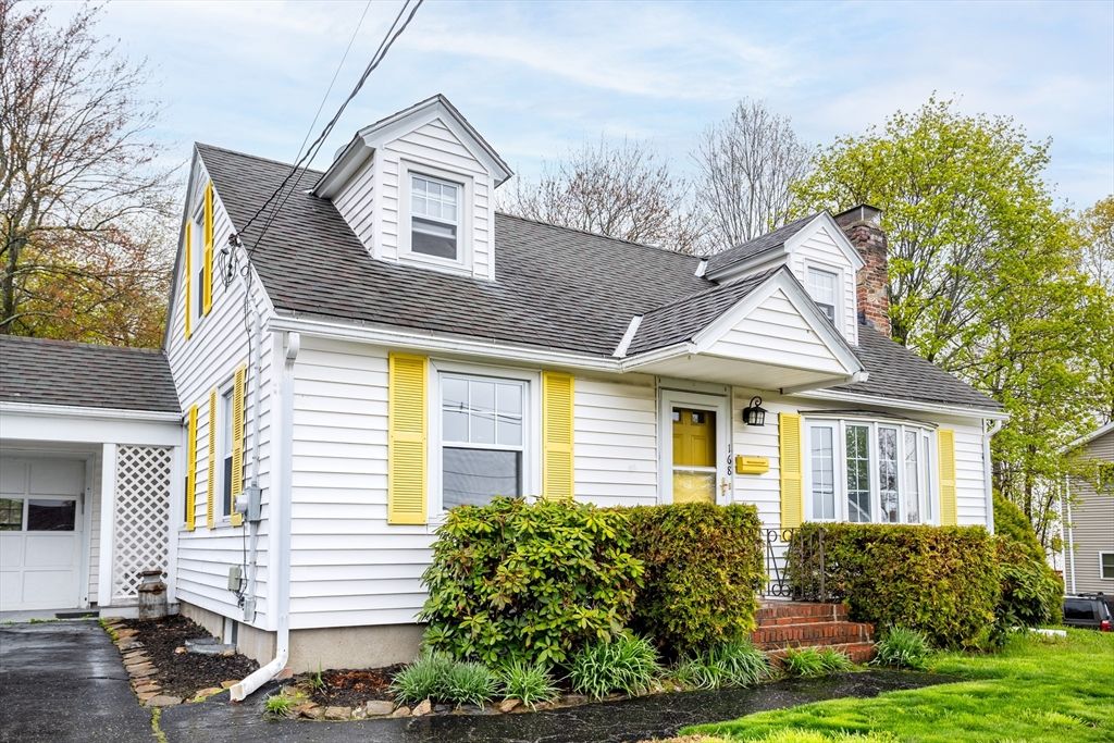 168 Apricot St, Worcester, MA 01603