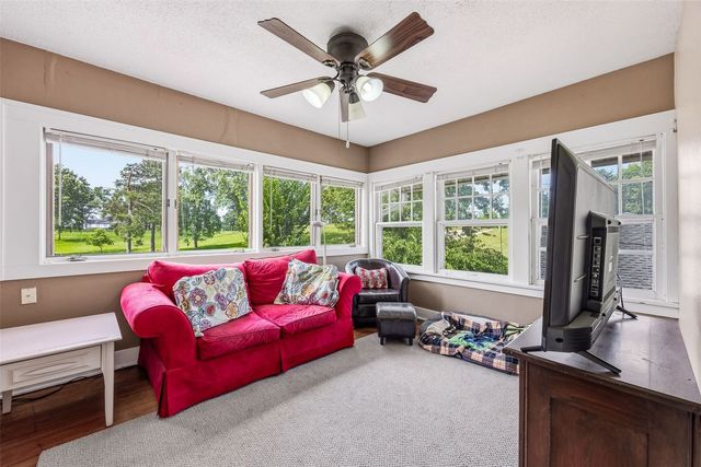 1105 Maplewood Drive NE, Cedar Rapids, IA 52402
