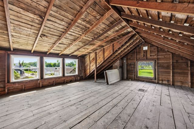 1105 Maplewood Drive NE, Cedar Rapids, IA 52402