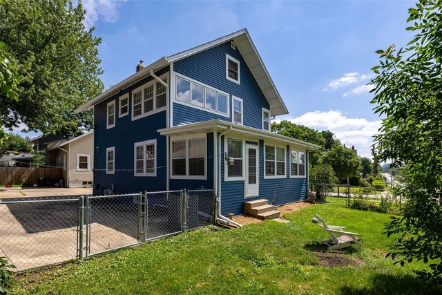 1105 Maplewood Drive NE, Cedar Rapids, IA 52402