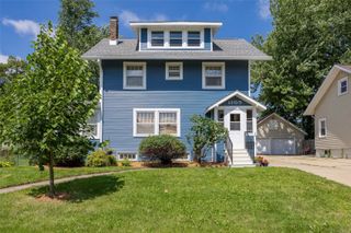 1105 Maplewood Drive NE, Cedar Rapids, IA 52402