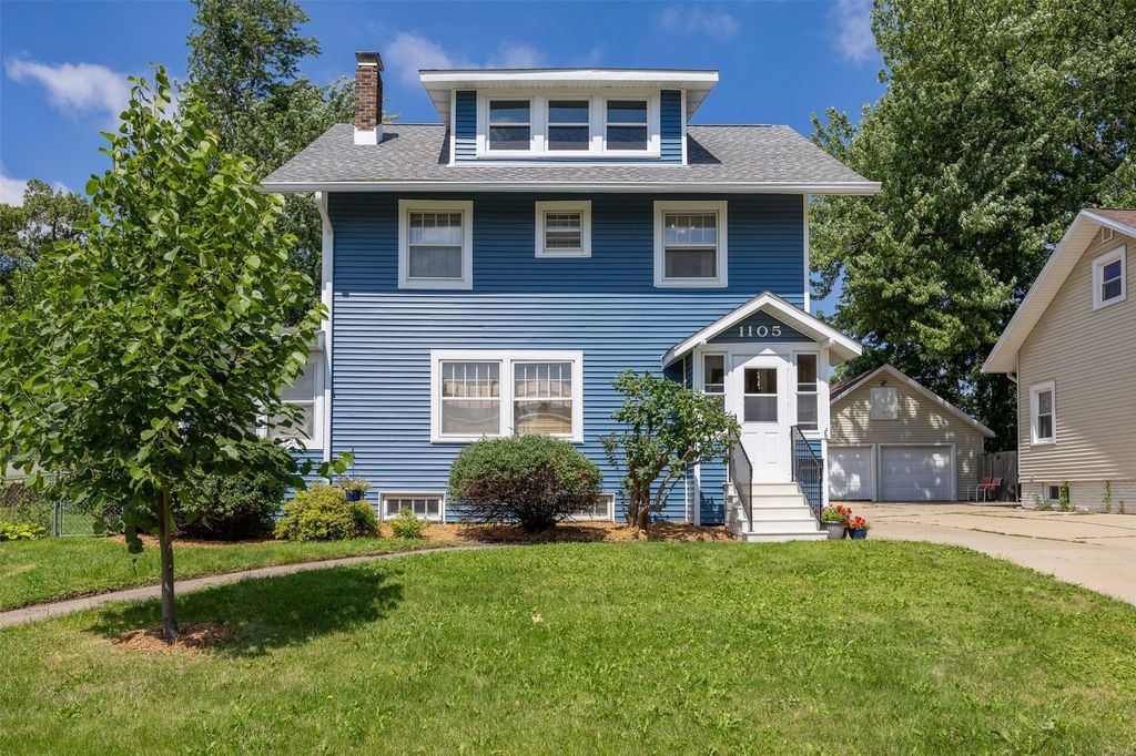 1105 Maplewood Drive NE, Cedar Rapids, IA 52402