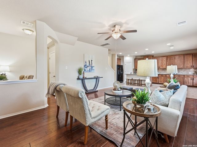 5819 Quiet Glen Dr, San Antonio, TX 78240