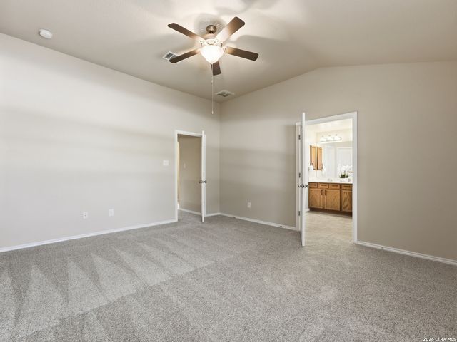 5819 Quiet Glen Dr, San Antonio, TX 78240