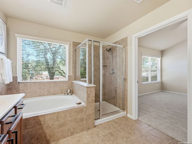 5819 Quiet Glen Dr, San Antonio, TX 78240