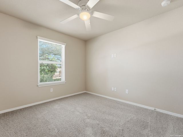 5819 Quiet Glen Dr, San Antonio, TX 78240