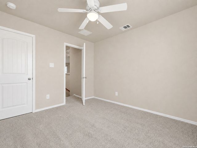 5819 Quiet Glen Dr, San Antonio, TX 78240