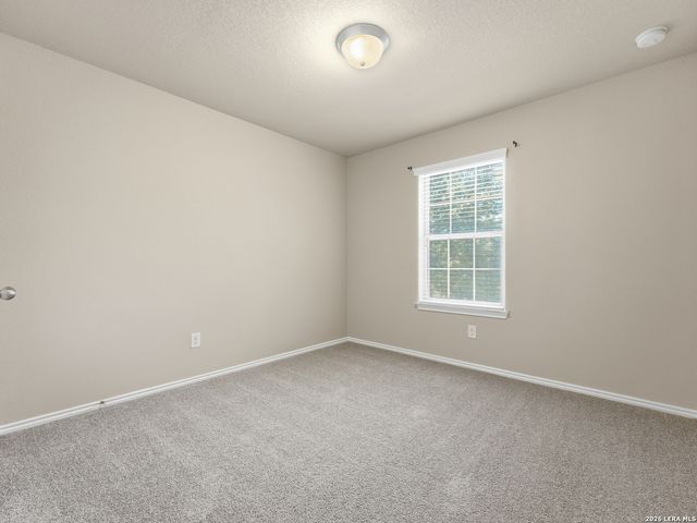 5819 Quiet Glen Dr, San Antonio, TX 78240