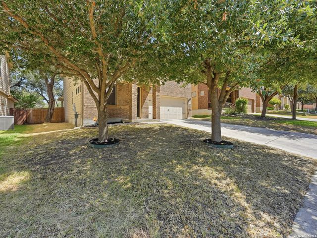5819 Quiet Glen Dr, San Antonio, TX 78240