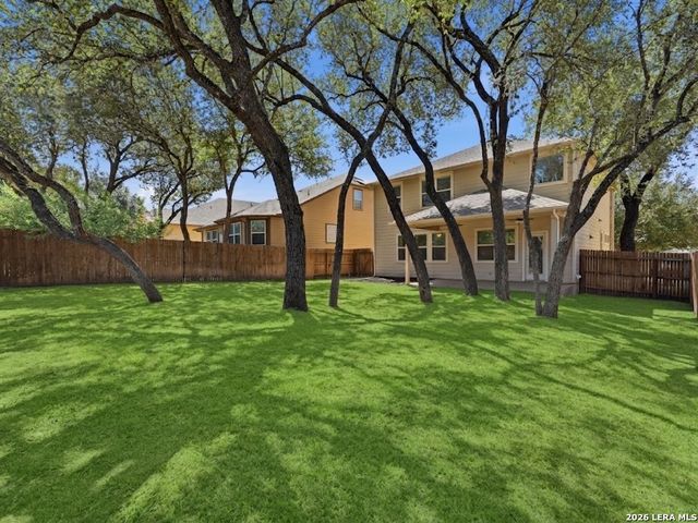 5819 Quiet Glen Dr, San Antonio, TX 78240