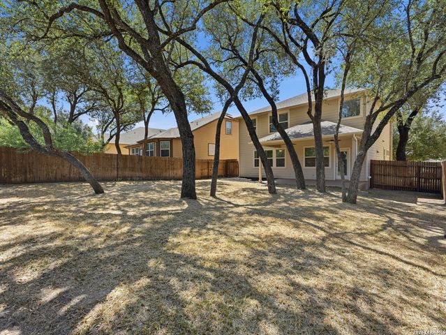 5819 Quiet Glen Dr, San Antonio, TX 78240