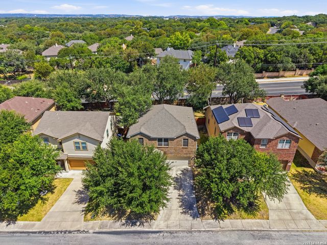 5819 Quiet Glen Dr, San Antonio, TX 78240