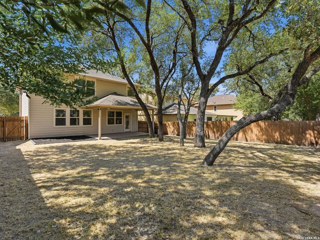 5819 Quiet Glen Dr, San Antonio, TX 78240