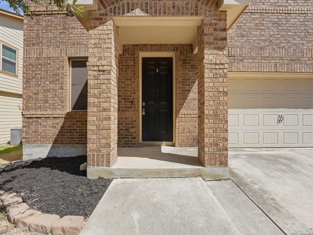 5819 Quiet Glen Dr, San Antonio, TX 78240