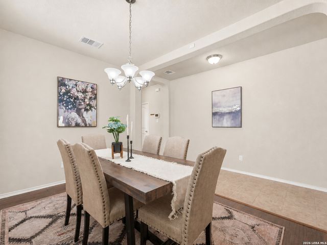 5819 Quiet Glen Dr, San Antonio, TX 78240