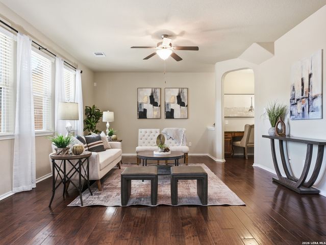 5819 Quiet Glen Dr, San Antonio, TX 78240