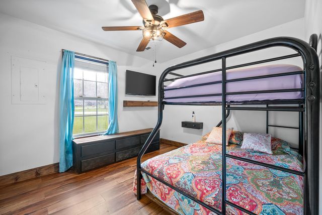 525 Inver Ln, Clarksville, TN 37042
